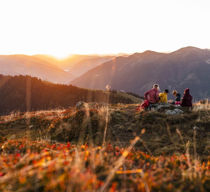eva, Hotels Saalbach Wanderurlaub im Herbst