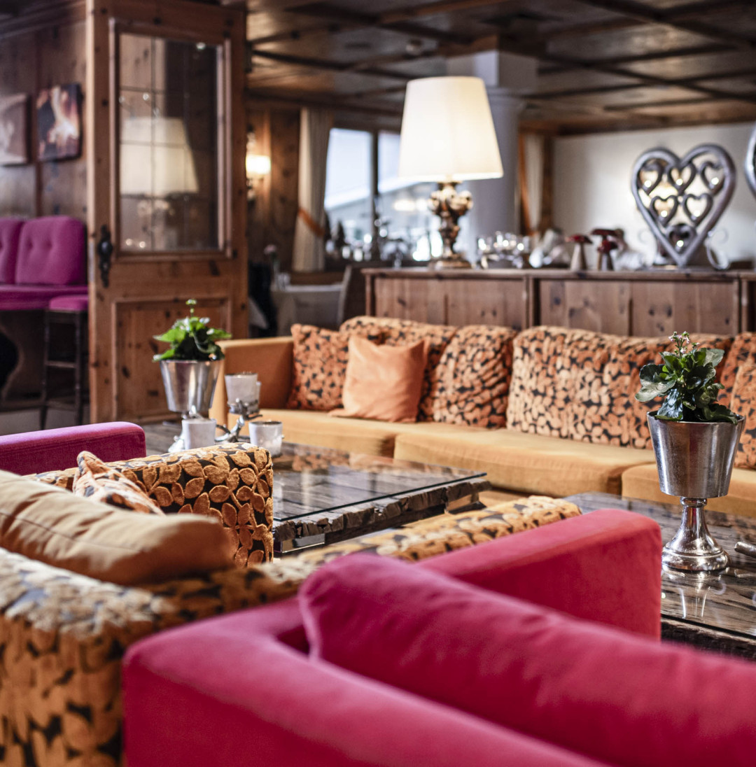 eva, Hotels Saalbach Book Holiday